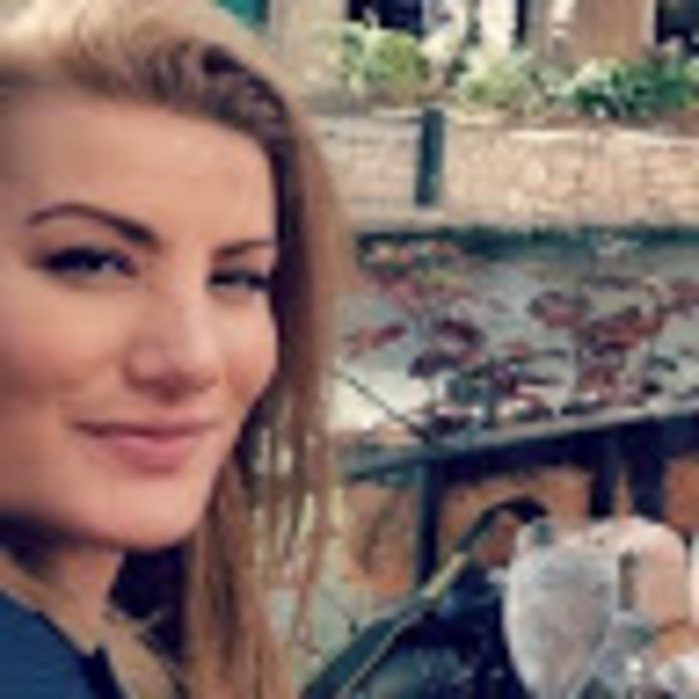 Meet your Posher, Connie